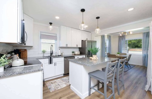 Port Clinton House | Walk To Beach - Modern Design - 5Bed - 3Full Bath
