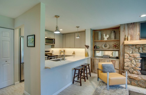 Avon Condo | Walk to Beaver Creek Shuttle! Avon Condo w/Deck