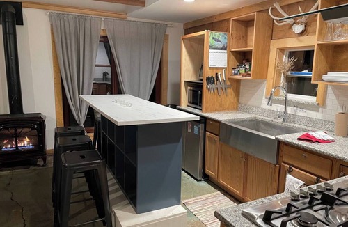 Creede House | Walk to Downtown Creede | Pet-Friendly | Mountain Views | Fenced Yard