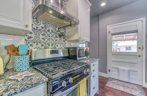 Canon City House | Walk to Dtwn: Colorful Cañon City Home w/Grill!