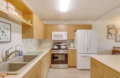 Lake Havasu City Condo | Walk to Dwtn Spots! Lake Havasu Extended Stay