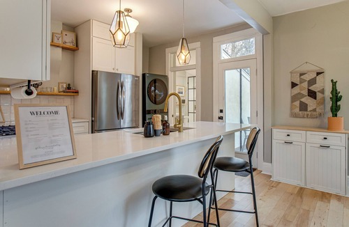 Berkeley House | Walk to Eats! Tennyson Haven w/Pet-Friendly Yard