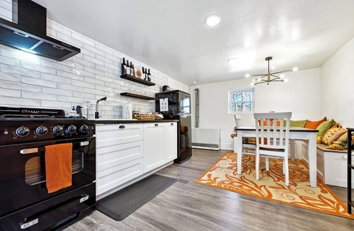 West Colorado Springs House | Walk to Garden of the Gods | Hot Tub | Epic Views!