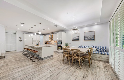 North Beach House | Walk to Hollywood Beach: Luxury Family Getaway!