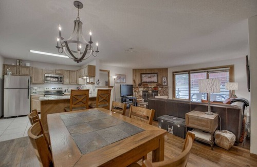 Mountain House Condo | Walk to Keystone Lifts! Cozy 2BR Condo w/Pool, Hot Tub & Fireplace