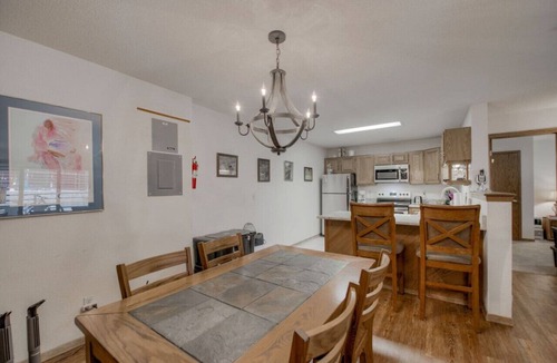 Mountain House Condo | Walk to Keystone Lifts! Cozy 2BR Condo w/Pool, Hot Tub & Fireplace