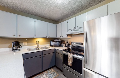 Steamboat Springs Condo | Walk-to-Lift Condo with Gas Fireplace, 2 Balconies & Shared Hot Tub/Pool/Sauna