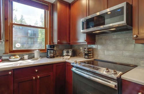 Historic District Condo | Walk to Lifts: Breck Condo on Main St w/Amenities