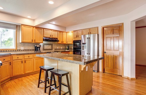 Highlands Ranch House | Walk to Rec Center: Spacious Highlands Ranch Home