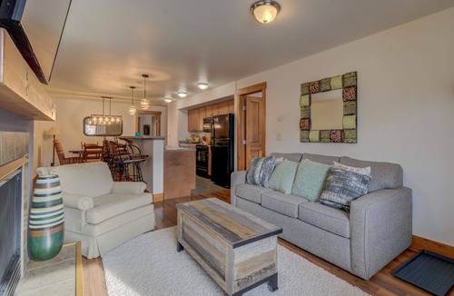 Downtown Steamboat Springs Condo | Walk to Ski area, Heart of Downtown Steamboat, & Free Bus Route!