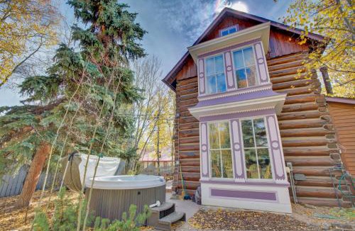 Historic District House | Walk to Ski Shuttle! Breckenridge Cabin w/Hot Tub