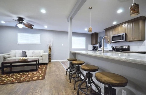 Jewell Heights - Hoffman Heights House | Walk to Starbucks Anschutz Dining 6King Beds