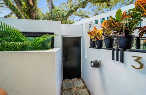 Colee Hammock Apartment | Walk to the best dining, bars, shops, and more