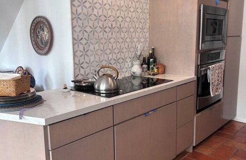 Hope Ranch House | Walk to the Beach! More Mesa/Hope Ranch Patio home, sleeps 5