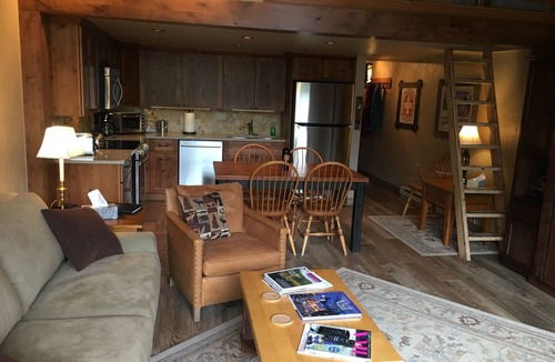 Vail Condo | Walk to Vail Village Restaurants, Shops & Lifts - Epic Views, Top Rated Condo!