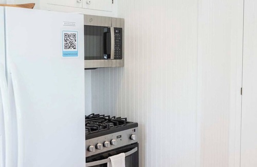 Montecito Apartment | Walkable to Butterfly Beach Upper Cottage