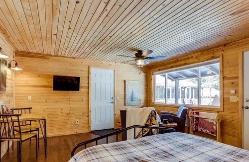 Lyons Cabin | Walnut Cabin*RMNP-Fire Pit-MTN VIEWS