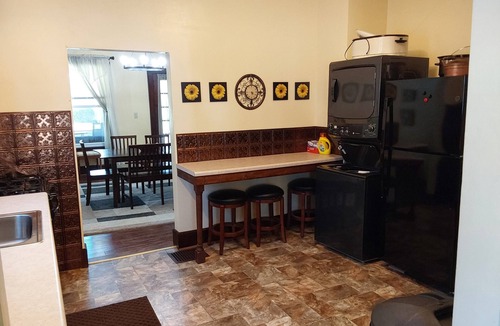 Loudonville House | Warm and inviting downtown home away from home