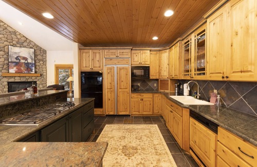 The Highlands House | Warm, Spacious, and Elegant Breckenridge Home near golf course, hot tub, arcade machine, foosball