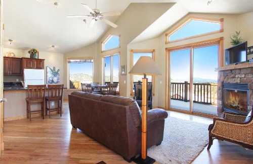 Estes Park Apartment | Watanga Mountain 15A Condo
