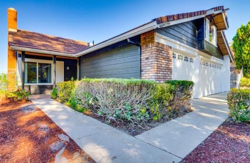 Lake Elsinore House | Water-View Home w/Hot Tub in Lake Elsinore!