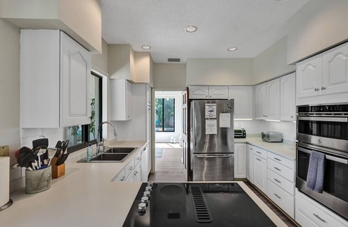 Wilton Manors House | Waterfront Heated Saltwater Pool & Kayaks