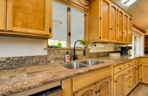 Mariposa Cottage | Waterfront Mariposa Vacation Rental w/Hot Tub