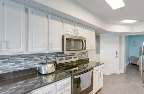 Put-in-Bay Condo | Waterfront Middle Bass Condo w/Lake Erie Views!