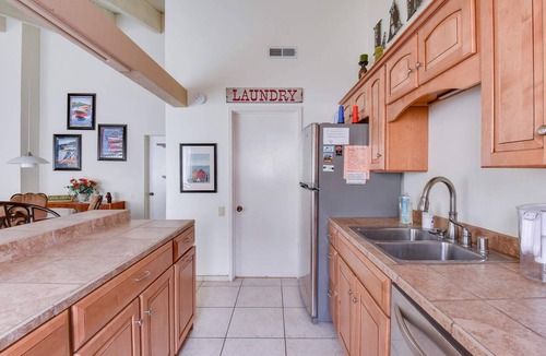 Tahoma Condo | Waters Edge Vista | HOA Pool & Pier Access