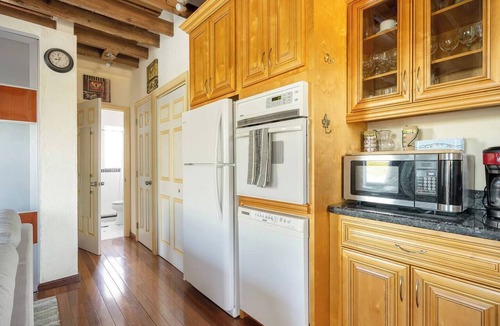 Hollywood Lakes Apartment | Waterways Komffy