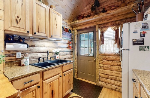 Drake Cabin | Welcome to our getaway at Annie's Mountain Retreat!