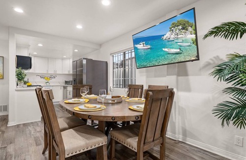 Los Angeles House | Welcome to The Avalon - The Home of Art