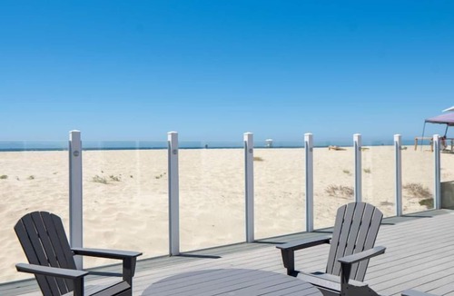 Hollywood Beach Cottage | Welcome to the cutest oceanfront beach cottage!