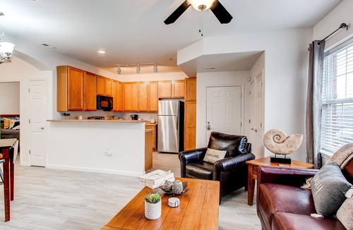 Foxfield Condo | Welcoming and Wonderful Main Floor Condo