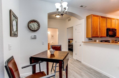 Foxfield Condo | Welcoming and Wonderful Main Floor Condo