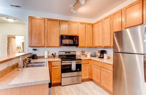 Foxfield Condo | Welcoming and Wonderful Main Floor Condo