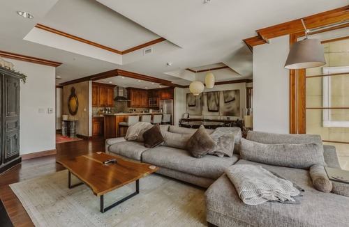 Vail Condo | Welcoming Modern Ritz Condo by InvitedHome | Private Shuttle, Pool, Hot Tub