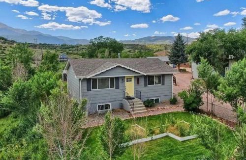 West Colorado Springs House | Well-Stocked, Family Friendly Home on the Westside STR-1669