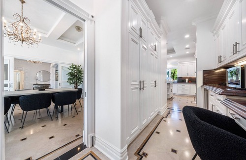 Tarzana Villa | Wells Estate -10-Bdr Retreat with Outdoor Paradise