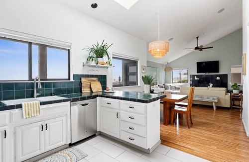 Westside Santa Cruz House | West Cliff Ohana Hale