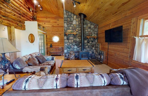 Gunnison House | West Elk Wilderness Lodge