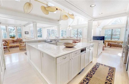 West End House | West End Splendor House