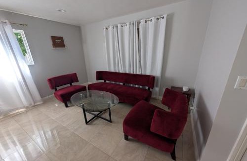 West Hills House | West Hills Game & Garden Retreat