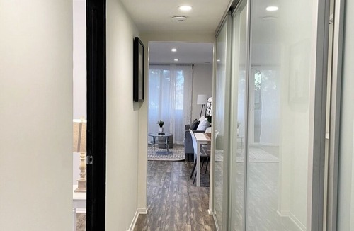 Tri-West Apartment | West Hollywood Chic Relaxing 2 Bedrooms on Melrose