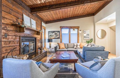 Intermountain Apartment | West Vail Mountain Escape & Kinnikinnick Sunshine House