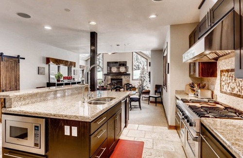 Highland Meadows House | West Vail Retreat | Hot Tub | 5 Mins to Mountain