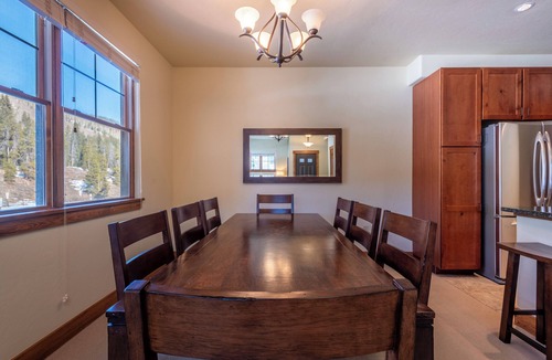 Copper Mountain Village House | West Village 3 bedroom, free WiFi, sleeps 8.