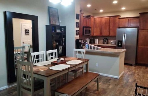 North Central Westminster House | Westbury Townhome with community pool