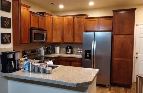 North Central Westminster House | Westbury Townhome with community pool