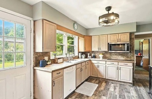 Stow House | Where City Meets Country Charm